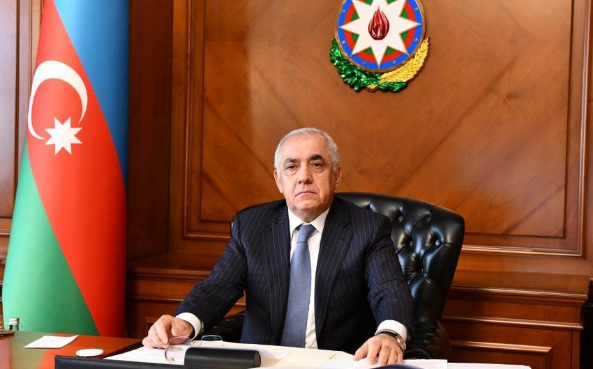 Azerbaijan's Prime Minister Asadov congratulates his Georgian counterpart