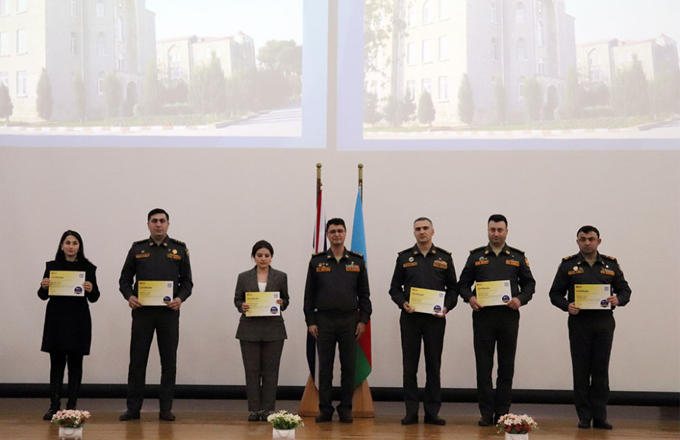 В Центре иностранных языков Института военного управления состоялась церемония выпуска