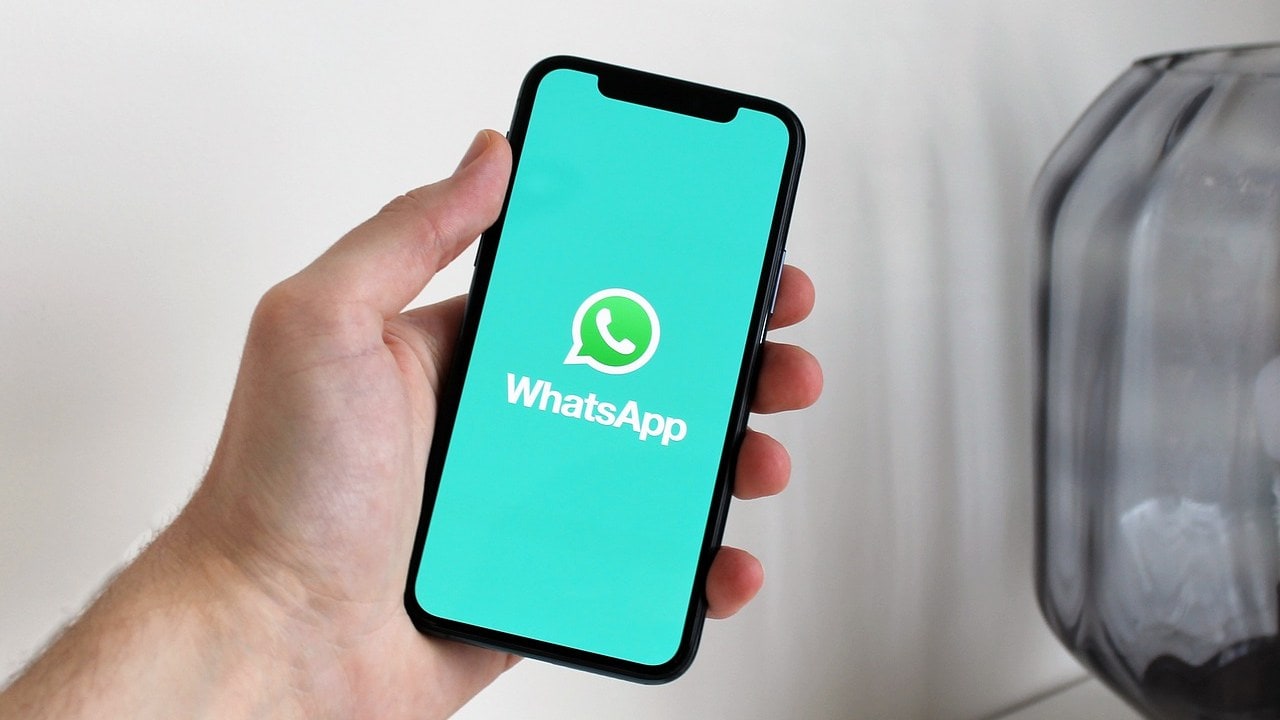 “WhatsApp” bizi dinləyib, yoxsa səhv edib?