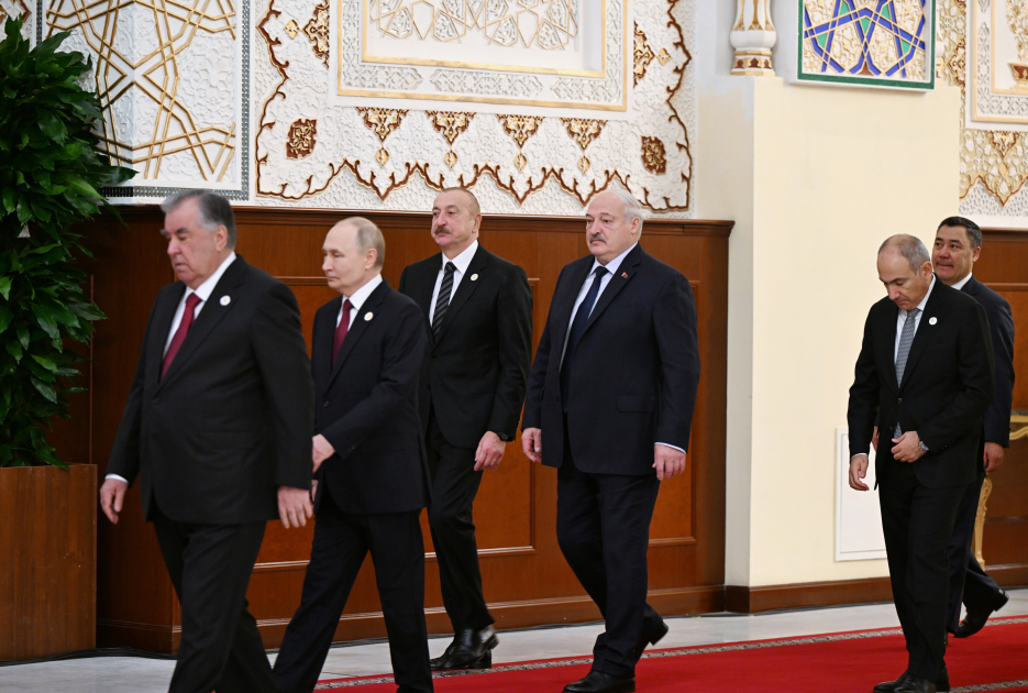 Президент Ильхам Алиев выступил на заседании Совета глав государств СНГ в узком составе в Душанбе