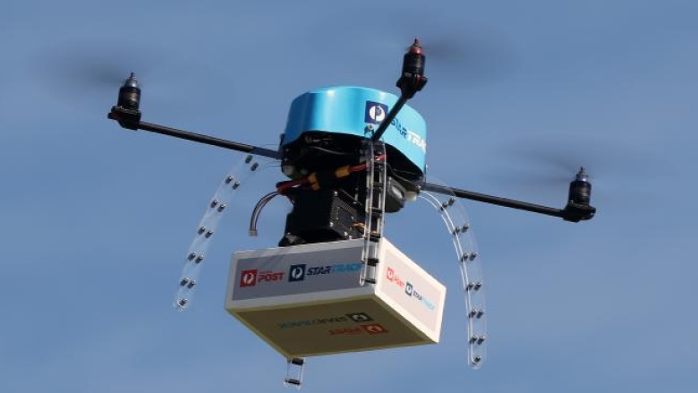 Böyük Britaniyada dron poçtalyonluq edir