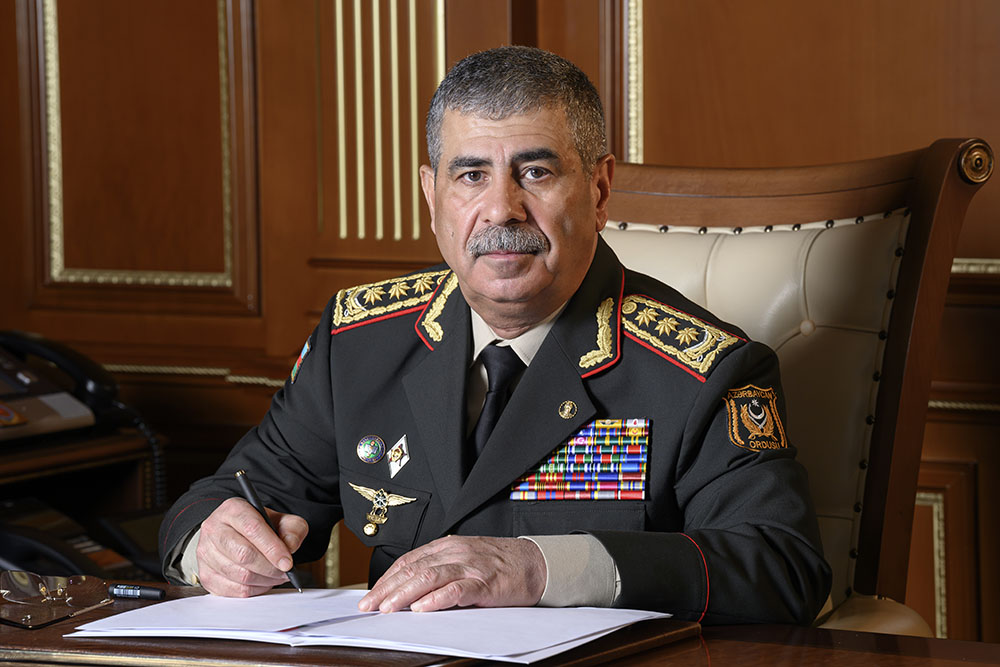 Zakir Həsənov Qurban bayramı münasibətilə Azərbaycan Ordusunun şəxsi heyətini təbrik edib