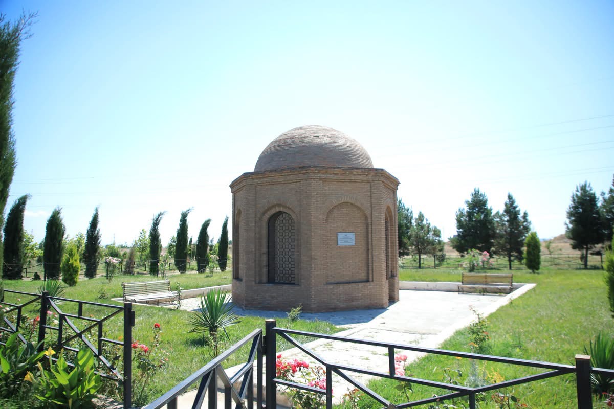 Gəncədə Comərd Qəssab türbəsi şəhər rəhbərliyinin daim diqqət mərkəzindədir