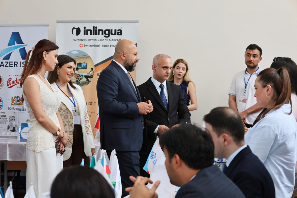 İçərişəhərdə əmək yarmarkası təşkil olunub
