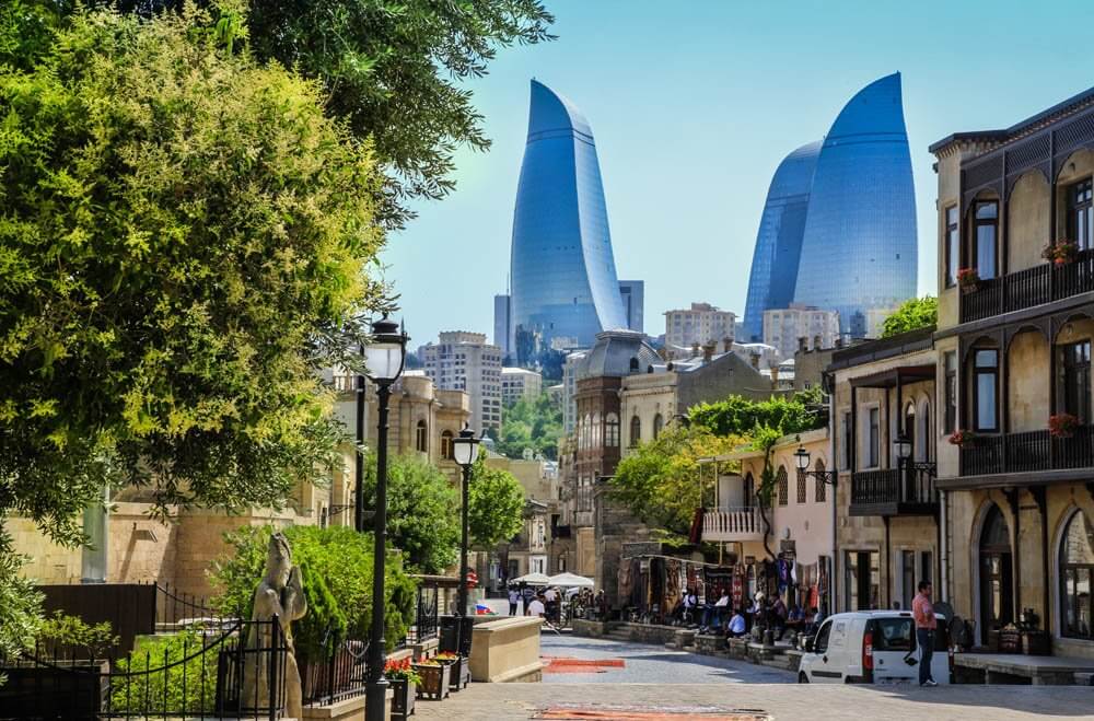 Windy weather today in Baku, fog expected in Azerbaijan's districts