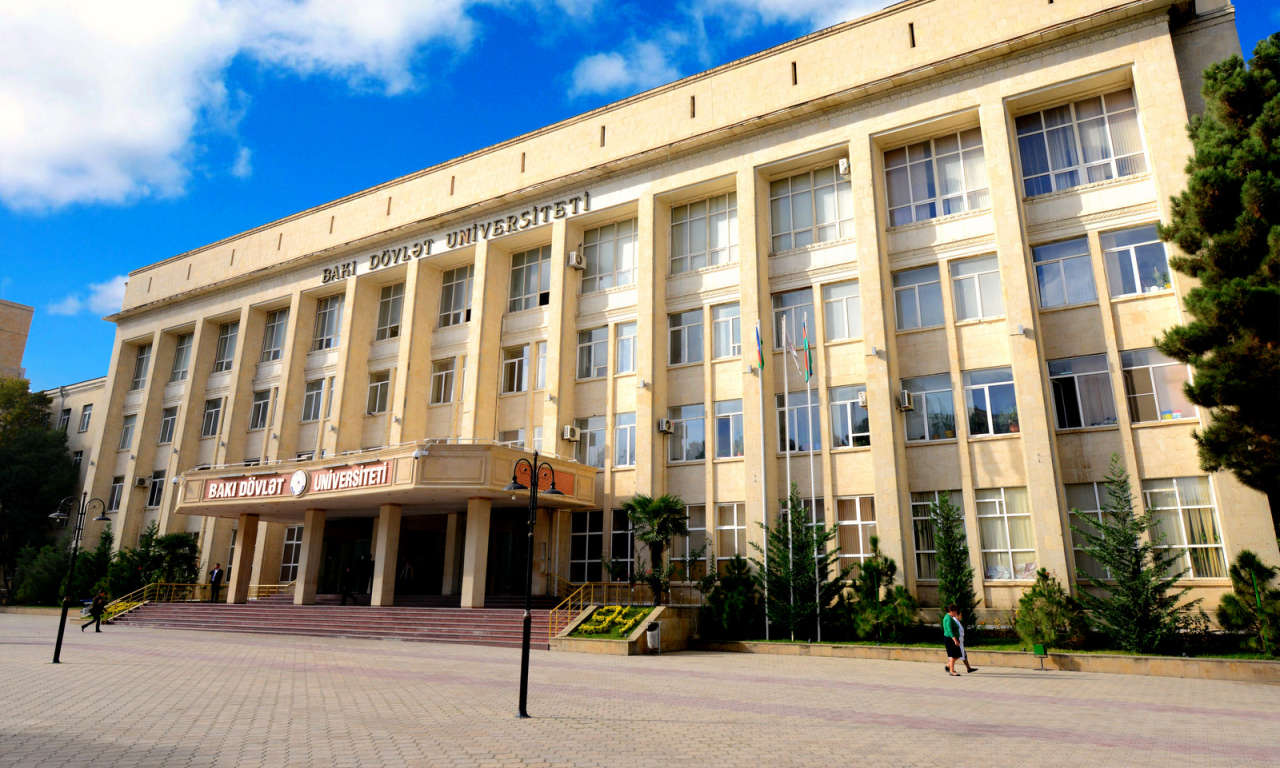 104 yaşlı Bakı Dövlət Universiteti