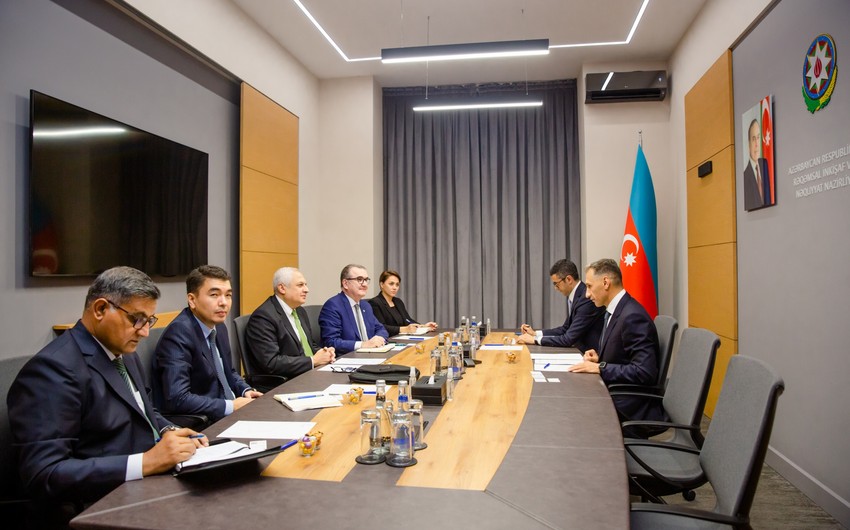 Азербайджан обсудил с ICIEC финансирование проектов в сфере ИКТ и транспорта