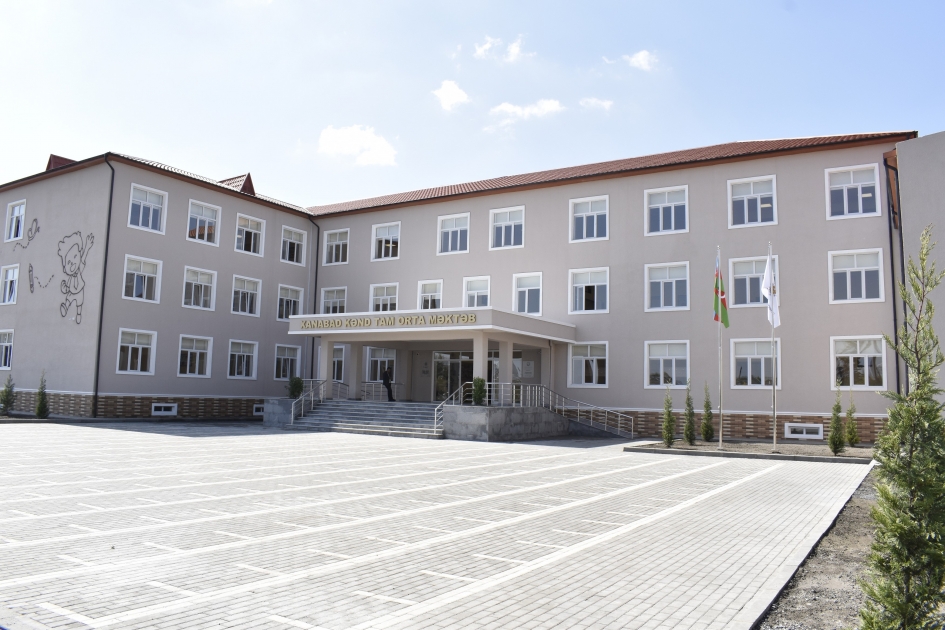 Heydər Əliyev Fondu tərəfindən Yevlax rayonunun Xanabad kəndində inşa edilmiş məktəb binası istifadəyə verilib