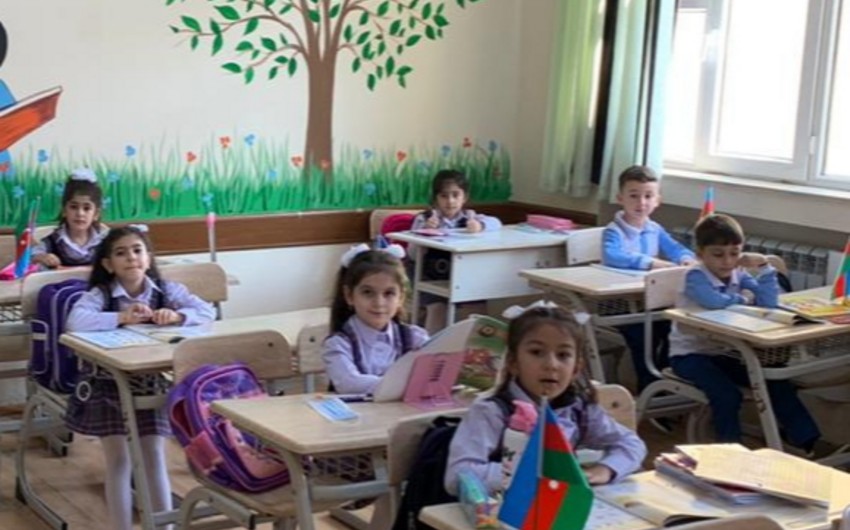 В Азербайджане завершаются осенние каникулы школьников