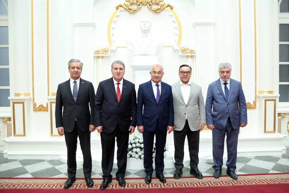 President of Azerbaijan National Academy of Sciences meets with Uzbek delegation