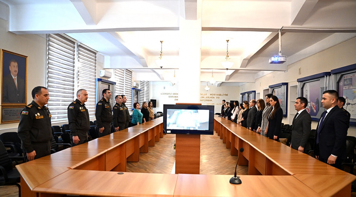 В Национальном университете обороны завершился интенсивный курс английского языка для сотрудников TƏBİB