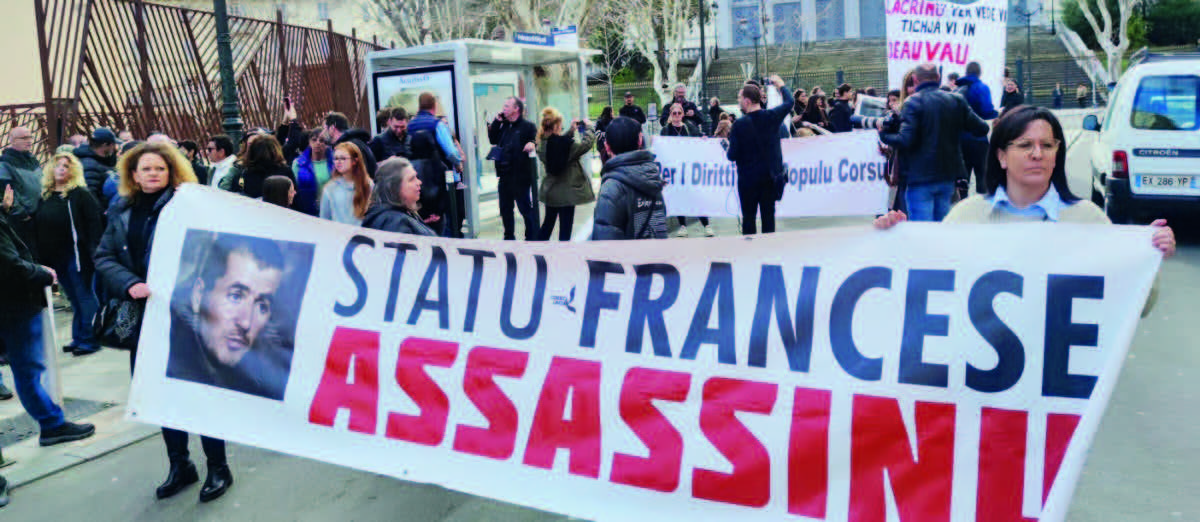 Fransa polisi Korsikada etirazçılara müdaxilə edib