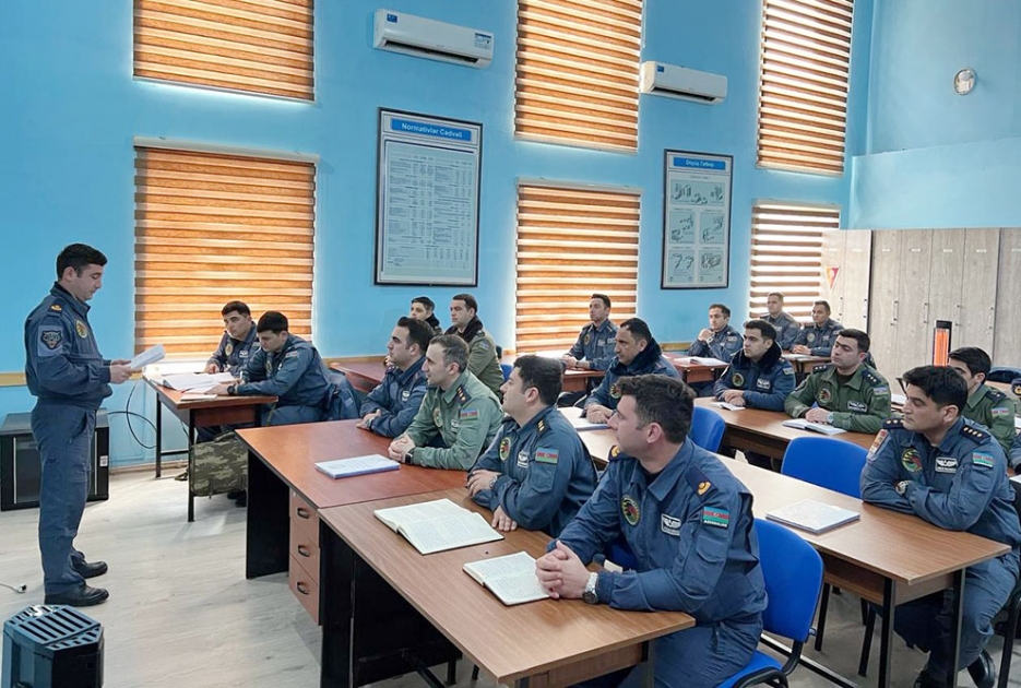 В Азербайджанской армии продолжаются просветительские мероприятия для военнослужащих