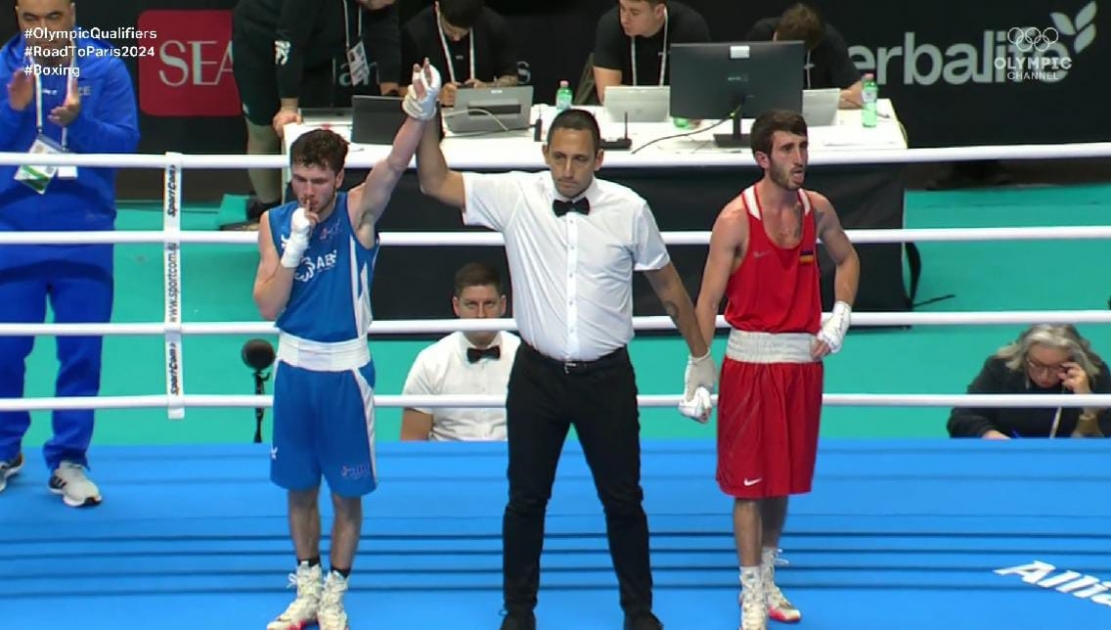 Азербайджанский боксер одержал убедительную победу над армянским соперником на лицензионном турнире