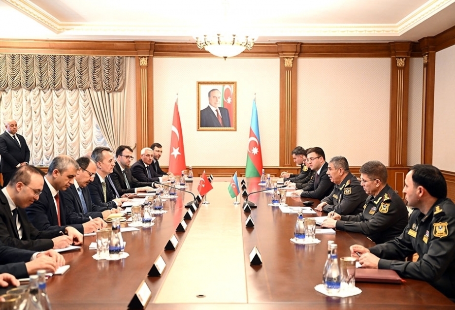 Министр обороны Азербайджана встретился с председателем Комитета Администрации Президента Турции