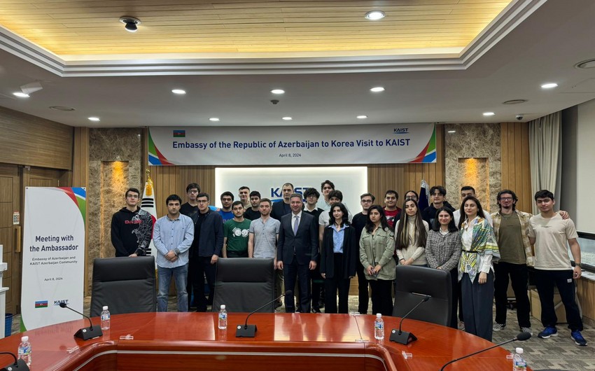 Ambassador Ramin Hasanov meets with Azerbaijani students studying in Korea