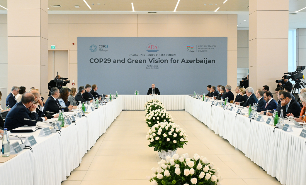 В Университете АДА проходит международный форум на тему «СОР29 и Зеленое видение для Азербайджана» В форуме принимает участие Президент Ильхам Алиев