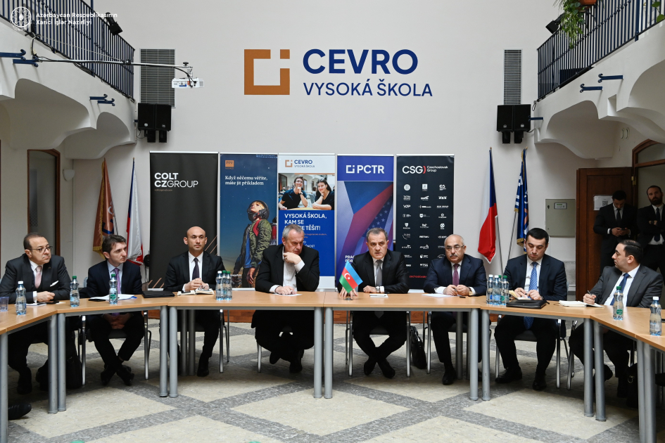 Ceyhun Bayramov Çexiyanın “CEVRO” İnstitutunda ölkəmizin xarici siyasət prioritetlərindən danışıb