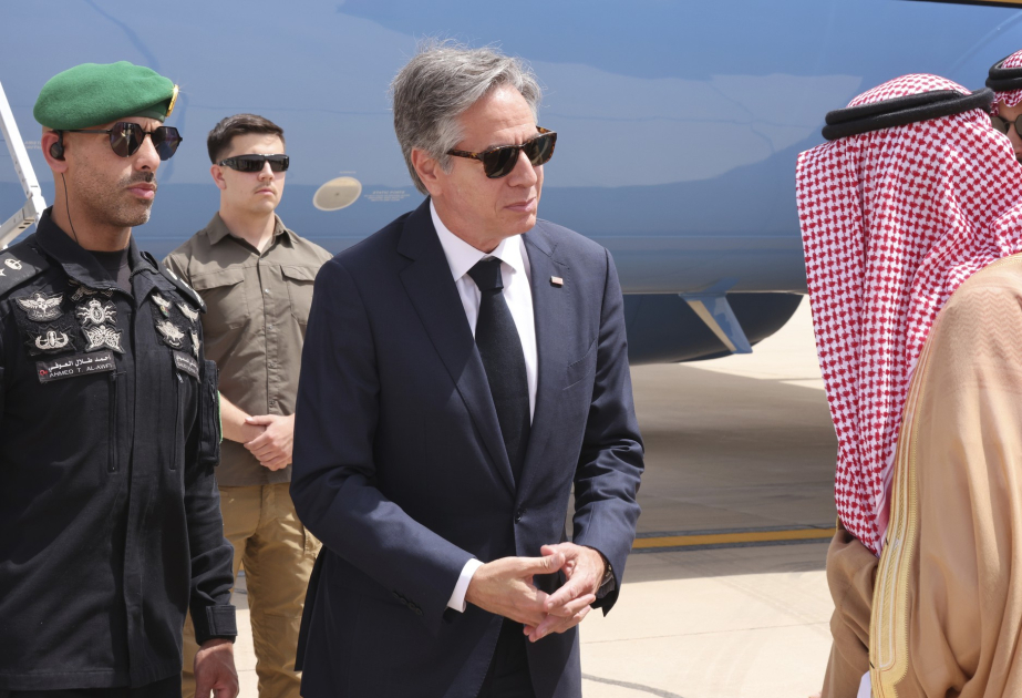 Blinken arrives in Saudi Arabia on new Mideast crisis tour