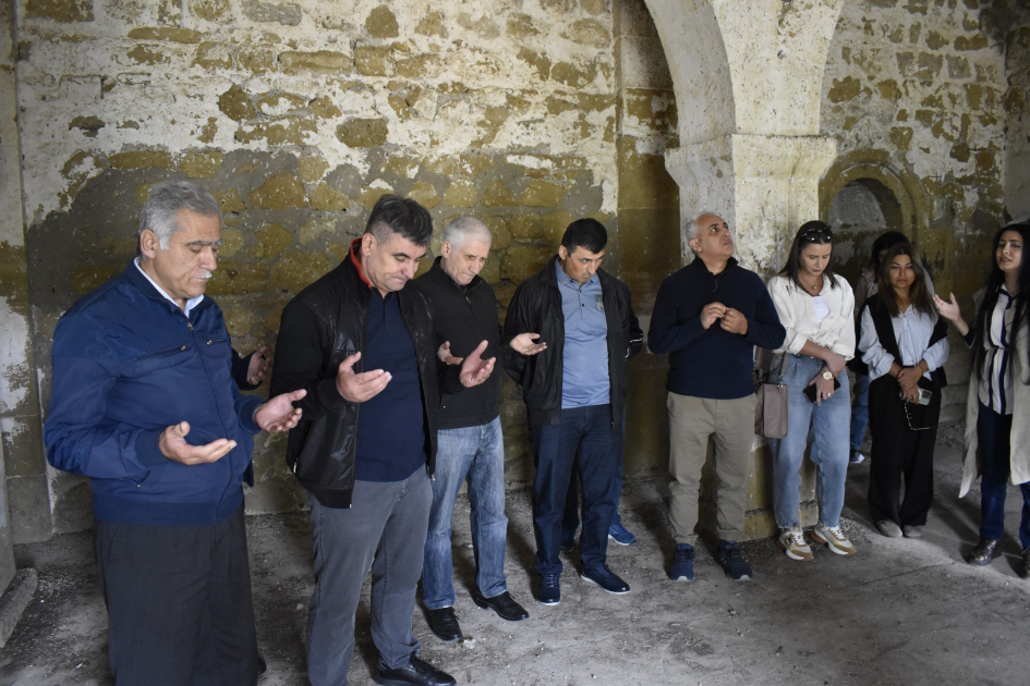 Представители религиозных конфессий посетили албанские храмы в Суговушане и Талыше