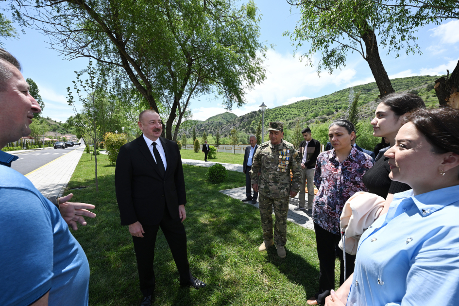 Prezident İlham Əliyev Laçın rayonunun Sus kəndinə köçmüş sakinlərlə görüşüb, kiçik su elektrik stansiyalarının açılışlarında iştirak edib YENİLƏNƏCƏK