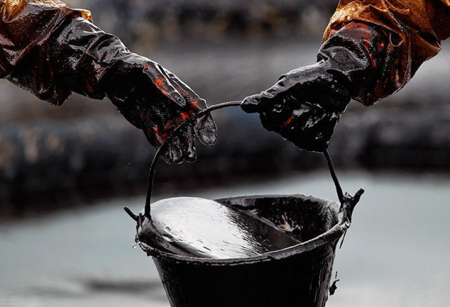 На мировых биржах снизились цены на нефть