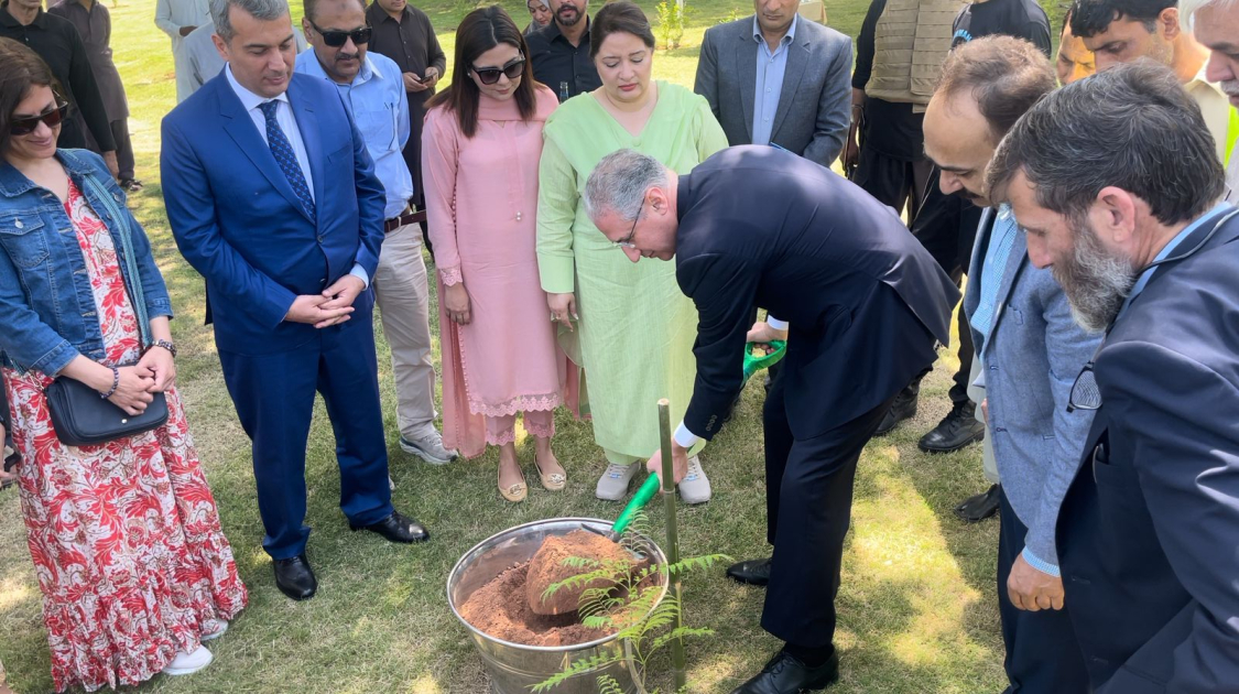 COP29 President-Designate visits Azerbaijani park in Pakistan