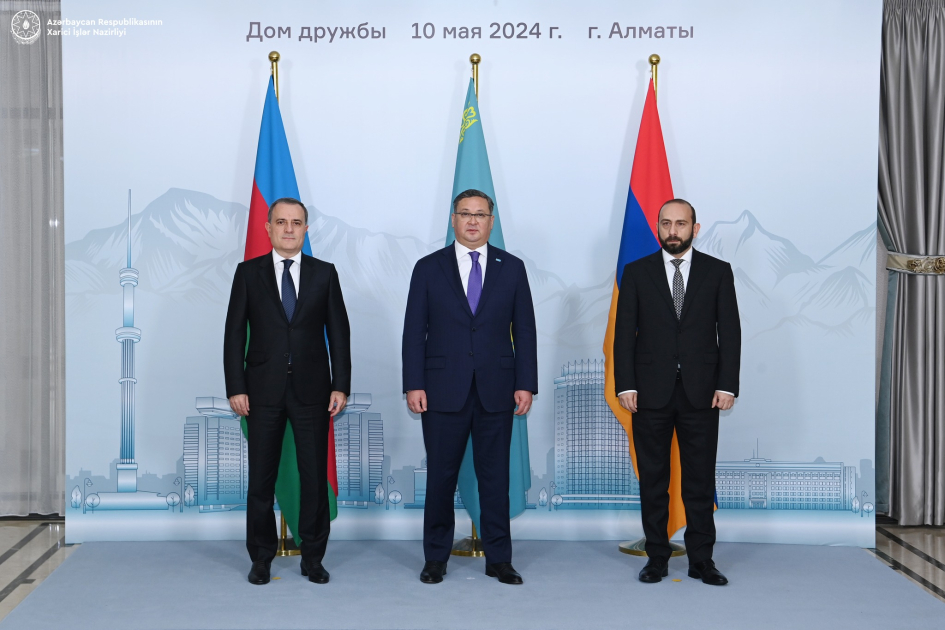 Azerbaijani, Armenian FMs hold talks in Kazakhstan’s Almaty