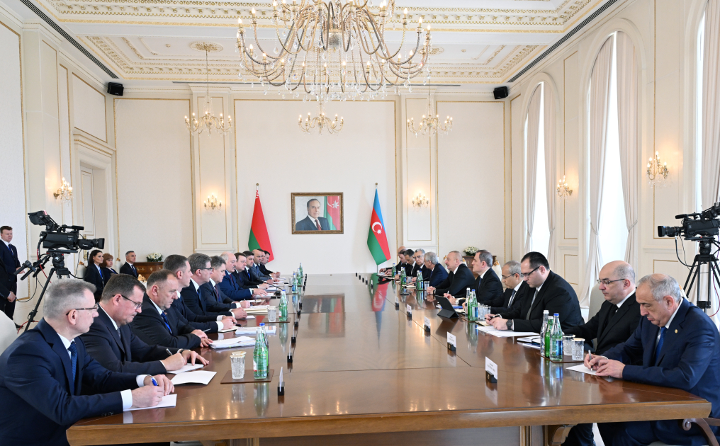 Prezident İlham Əliyevin Prezident Aleksandr Lukaşenko ilə geniş tərkibdə görüşü keçirilib YENİLƏNİB