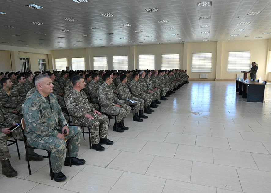 Руководящий состав Министерства обороны встретился с военнообязанными