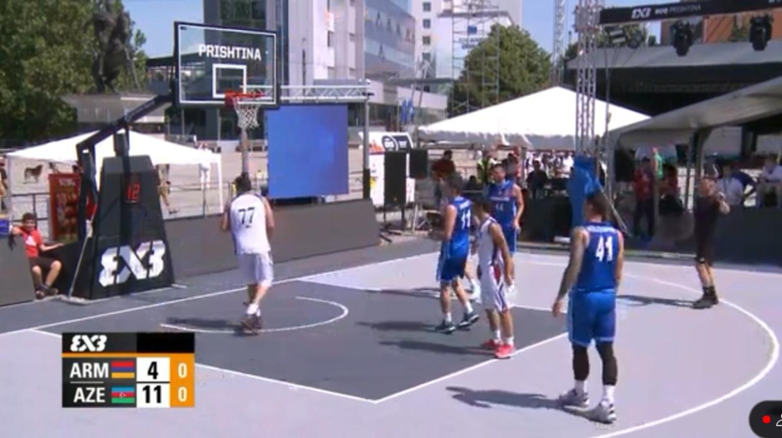 Азербайджанские баскетболисты разгромили сборную Армению