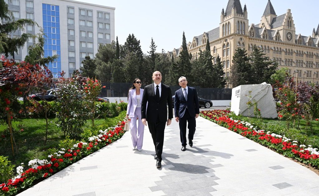 Президент Ильхам Алиев и первая леди Мехрибан Алиева приняли участие в открытии нового здания Института ботаники в Баку и ознакомились с работой, проделанной в Ботаническом саду