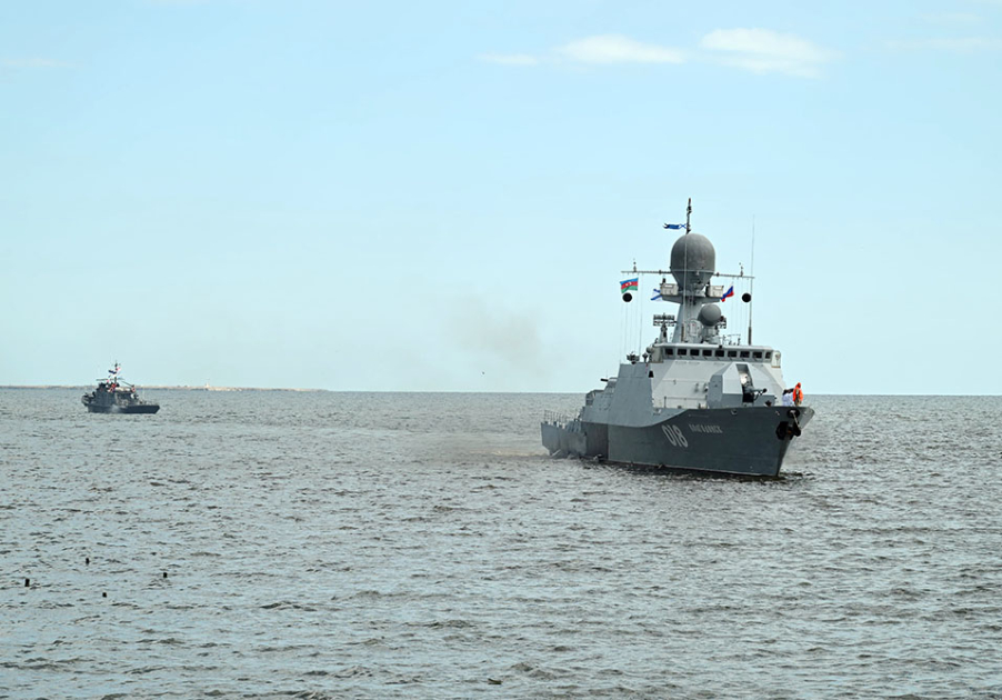 Warships of Russia’s Caspian Flotilla pay friendly visit to Baku