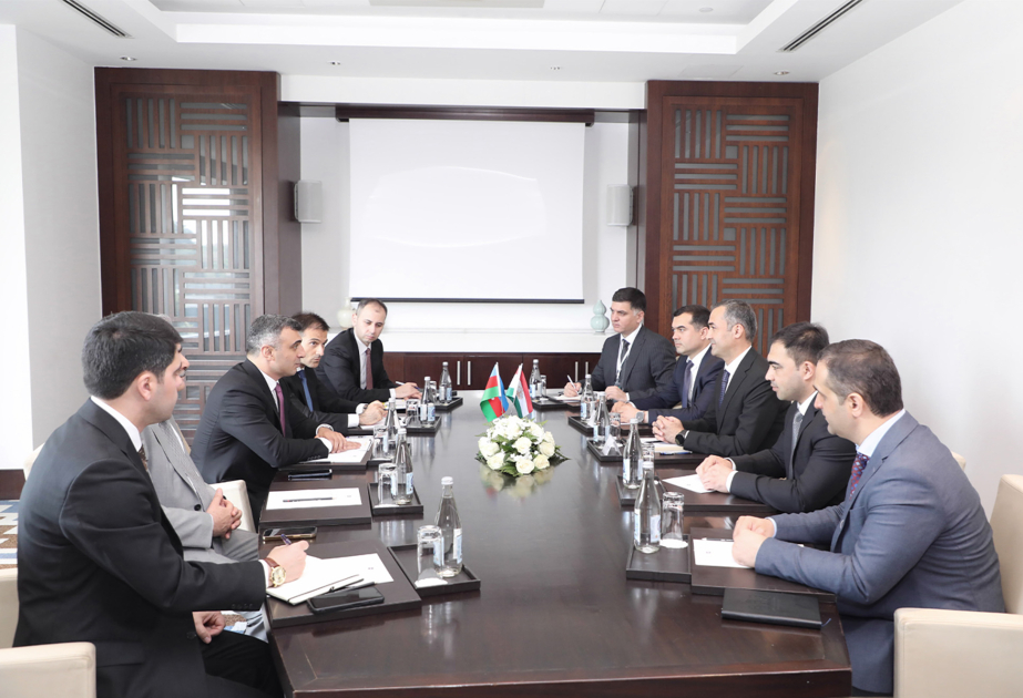 Azerbaijan, Tajikistan central bank governors explore ways to strengthen cooperation