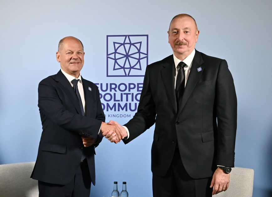 Президент Азербайджана Ильхам Алиев встретился в Оксфорде с Канцлером Германии Олафом Шольцем