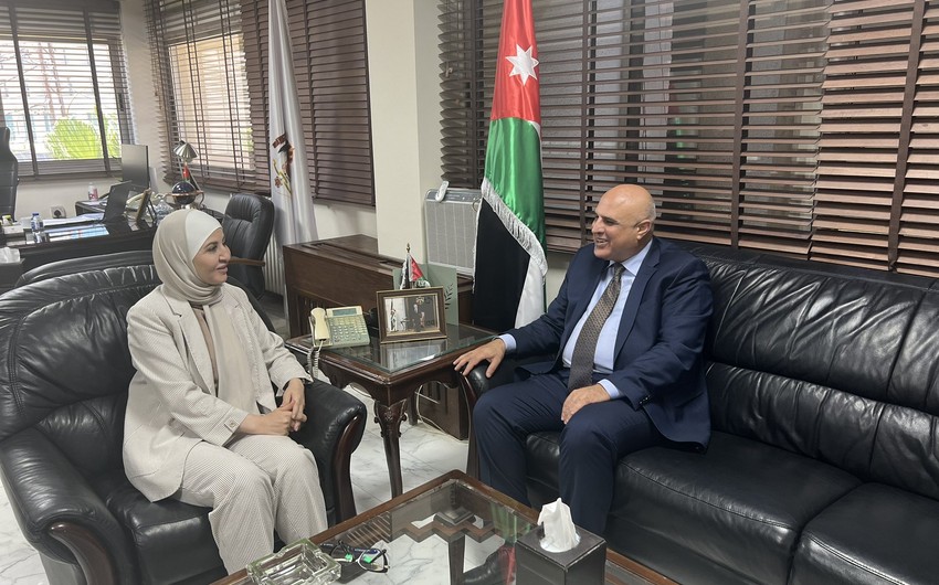 Azerbaijan ambassador discusses cooperation with Jordanian Industry Ministry official