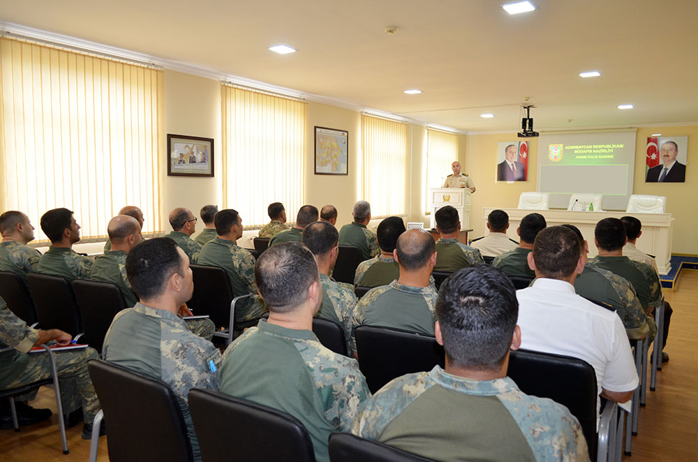 Hərbi Polis İdarəsində seminar keçirilib