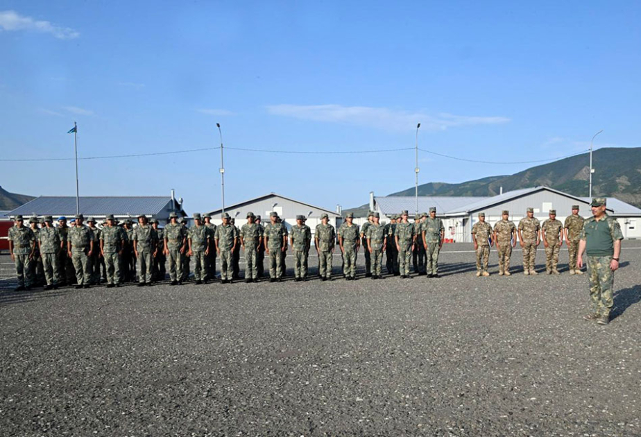 Azerbaijan’s Defense Minister meets with military personnel serving in liberated territories